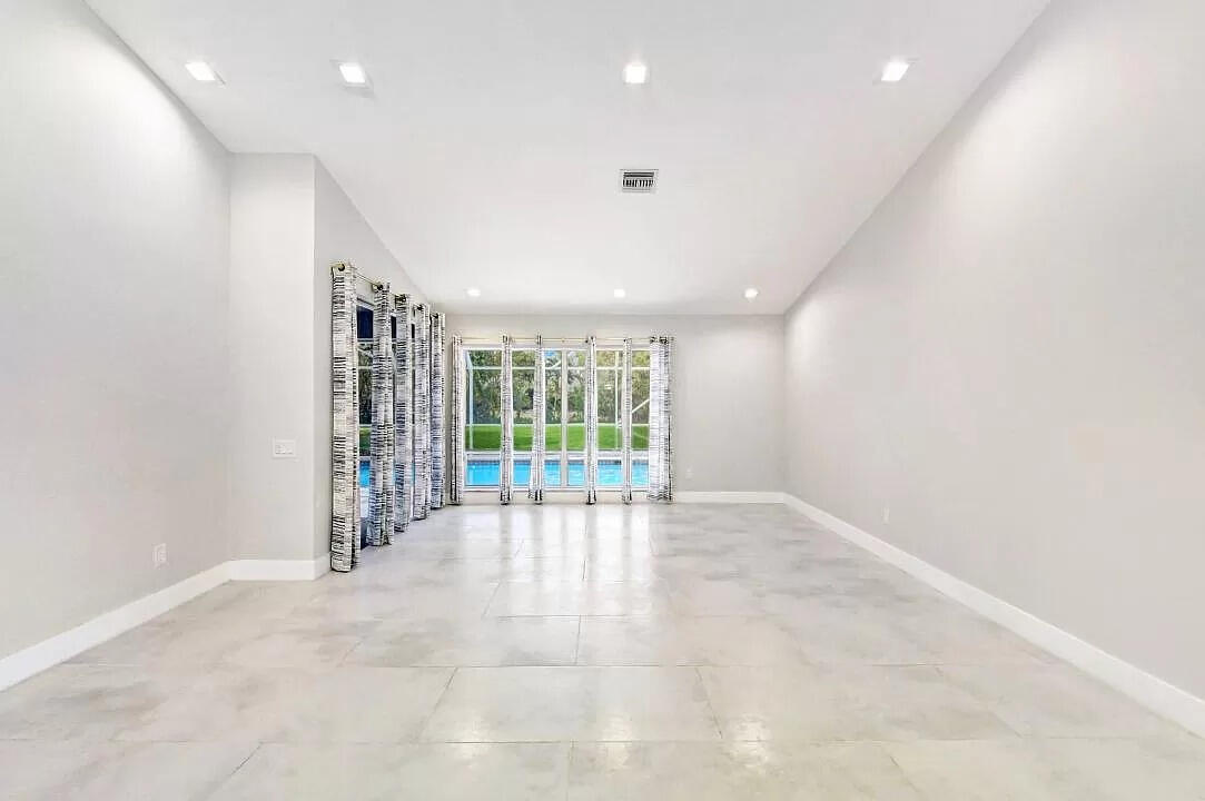 21813 Reflection Lane Boca Raton, FL 33428 - Photo 17 of 32 17