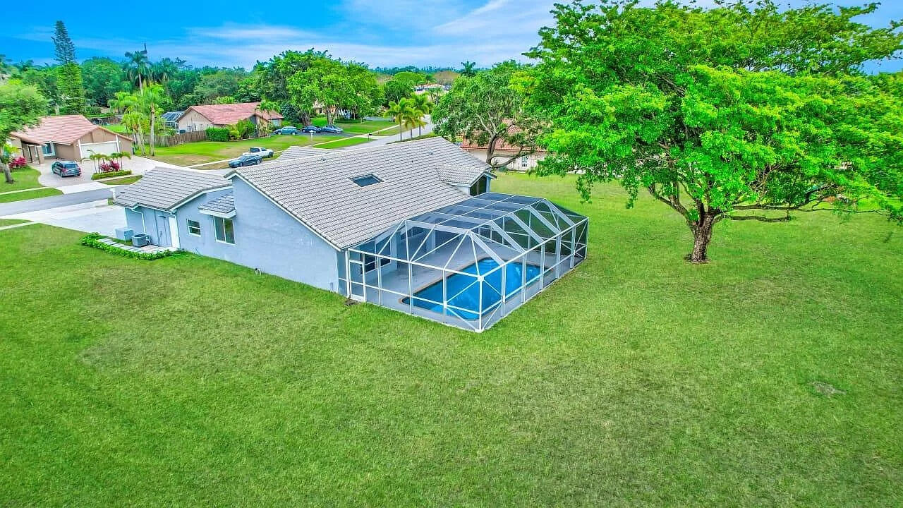 21813 Reflection Lane Boca Raton, FL 33428 - Photo 5 of 32 5