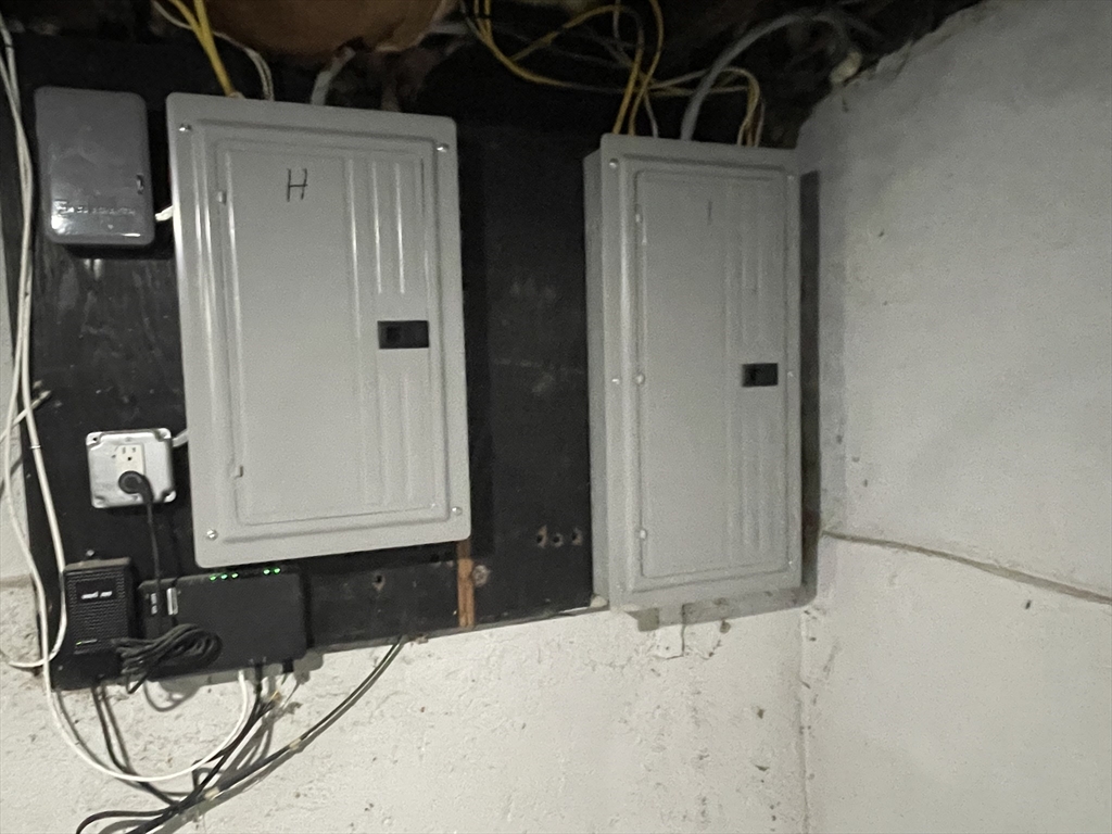 42 Valley Avenue Lynn, MA 01902 - Photo 16 of 41