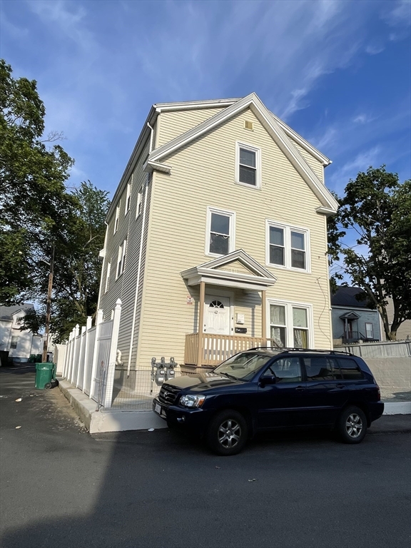 42 Valley Avenue Lynn, MA 01902 - Photo 4 of 41