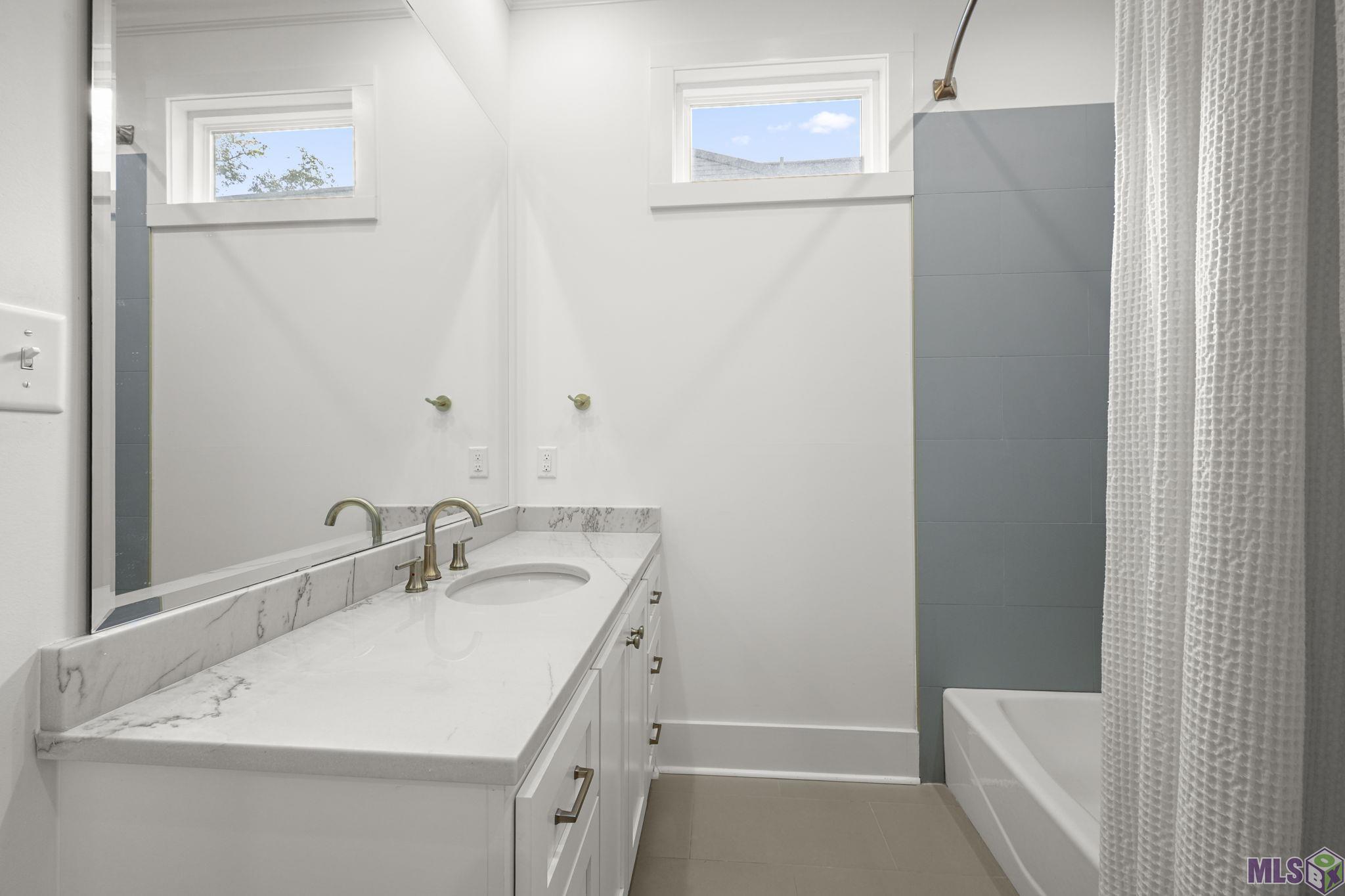 5026 Mimosa Street Baton Rouge, LA 70808 - Photo 14 of 44 Downstairs Guest Bathroom