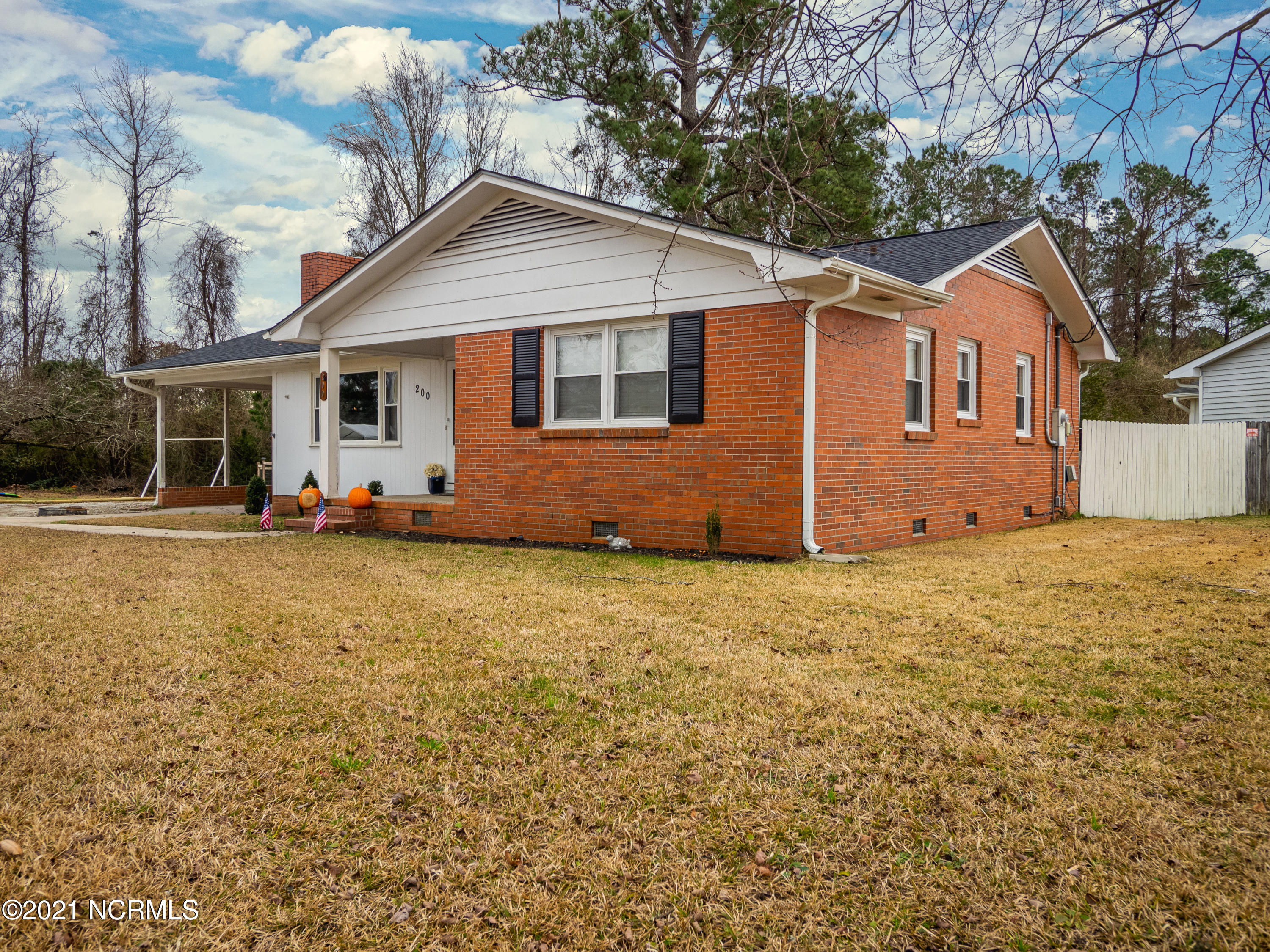 200 Mercer Road Jacksonville, NC 28546 - Photo 2 of 38 200 Mercer Road-2