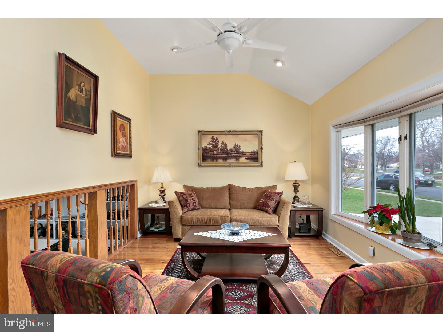 802 Drexel Avenue Delran, NJ 08075 - Photo 5 of 24 Living Room