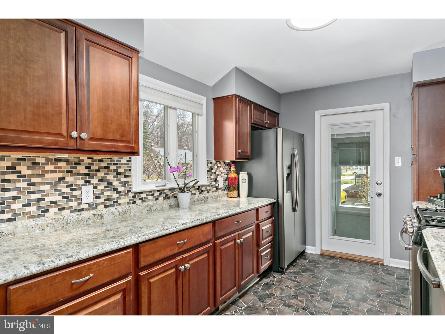 802 Drexel Avenue Delran, NJ 08075 - Photo 8 of 24 Kitchen