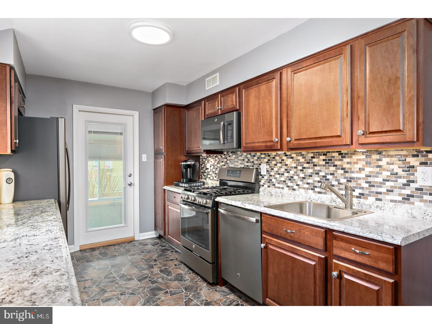 802 Drexel Avenue Delran, NJ 08075 - Photo 9 of 24 Kitchen