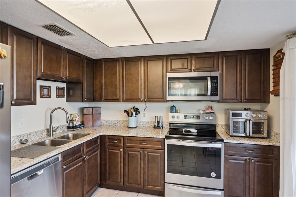 2333 Pebble Brook Road Kissimmee, FL 34741 - Photo 10 of 27