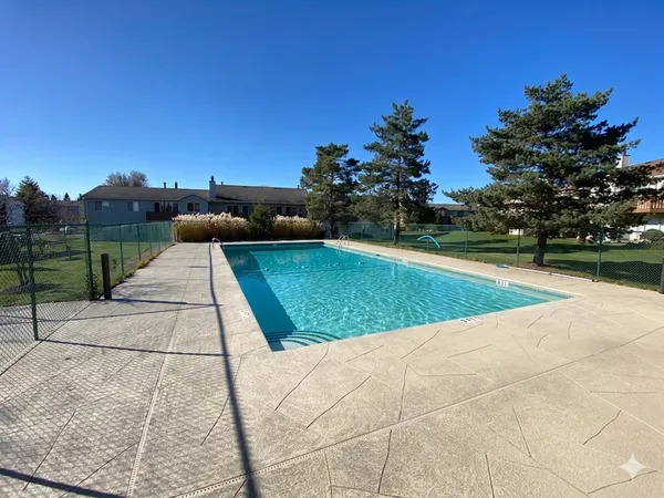 $1,950 | 360 Newport Lane, Unit C1, Bartlett, IL 60103