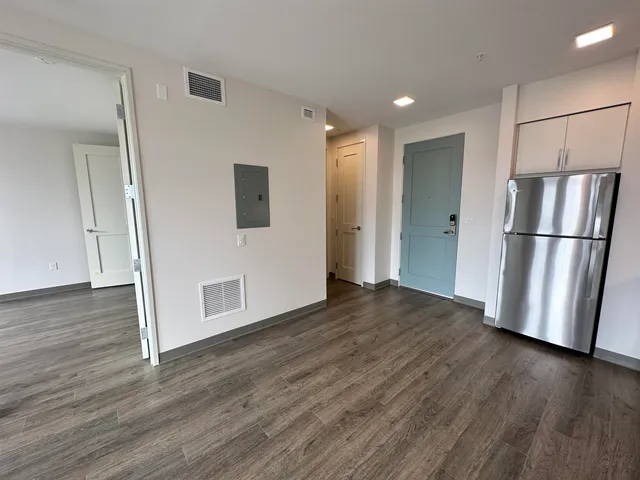 $2,006 | 409 Elm Street, Unit 203, Manchester, NH 03101