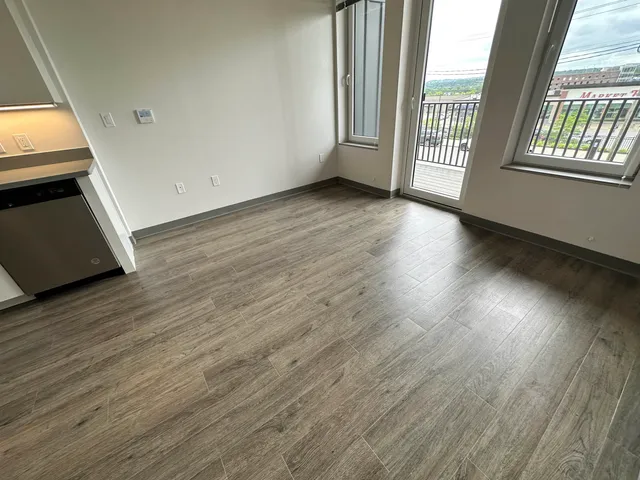 $2,006 | 409 Elm Street, Unit 203, Manchester, NH 03101