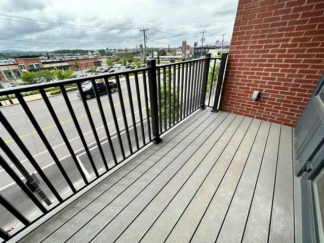 $2,006 | 409 Elm Street, Unit 203, Manchester, NH 03101