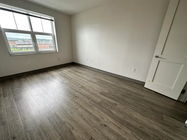 $2,006 | 409 Elm Street, Unit 203, Manchester, NH 03101