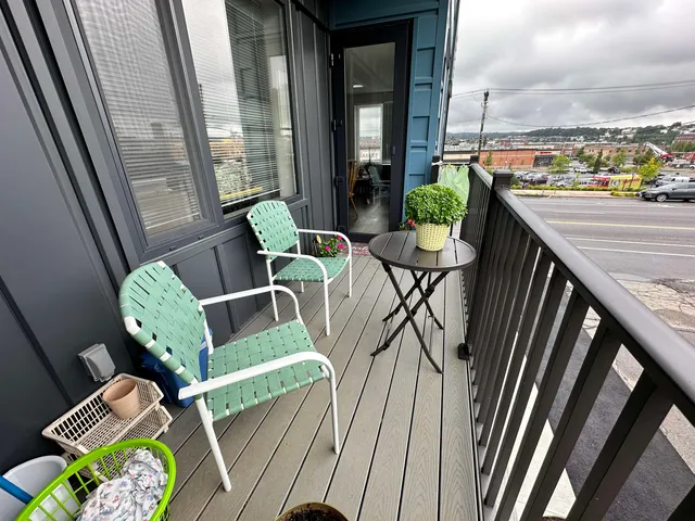 $2,006 | 409 Elm Street, Unit 203, Manchester, NH 03101