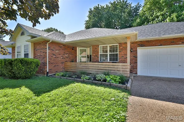 $315,000 | 6 Dunlap Sound, Edwardsville, IL 62025