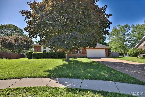 $315,000 | 6 Dunlap Sound, Edwardsville, IL 62025