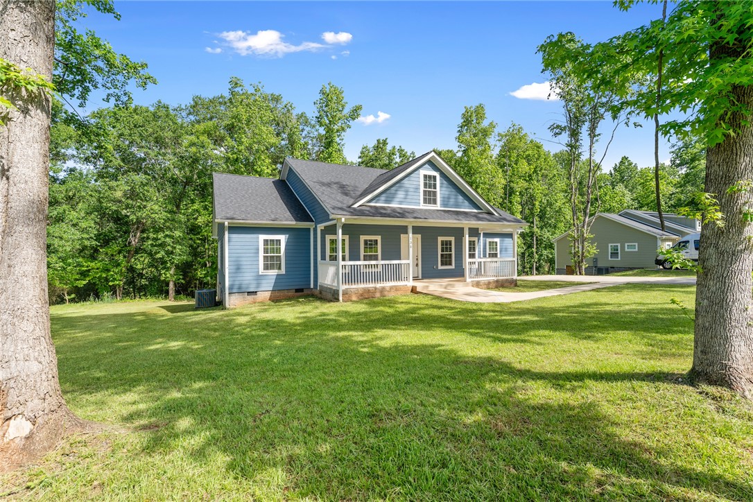 135 Boxwood Lane Anderson, SC 29621 - Photo 3 of 41 Gallery Image 3