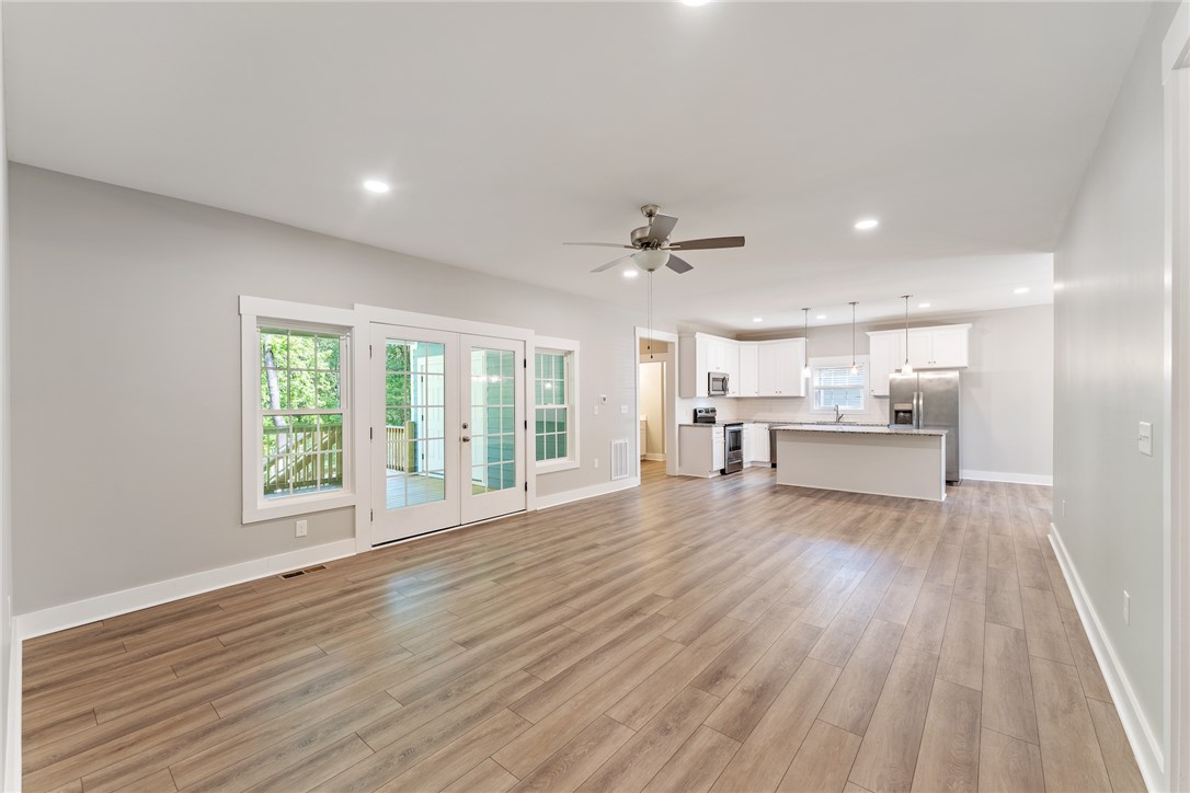 135 Boxwood Lane Anderson, SC 29621 - Photo 8 of 41 Gallery Image 8