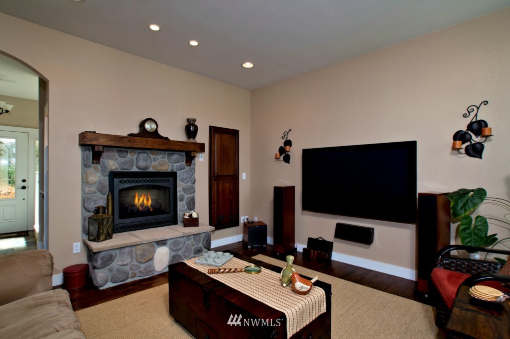 736 East Promontory Road Shelton, WA 98584 - Photo 6 of 25 Gallery Image 6