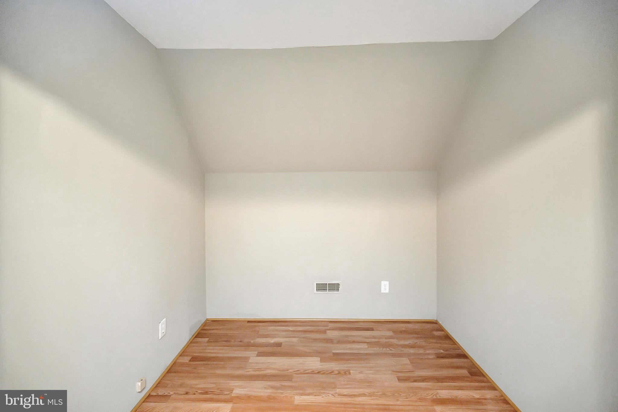 107 Federal Road Locust Grove, VA 22508 - Photo 18 of 33 Upper level office
