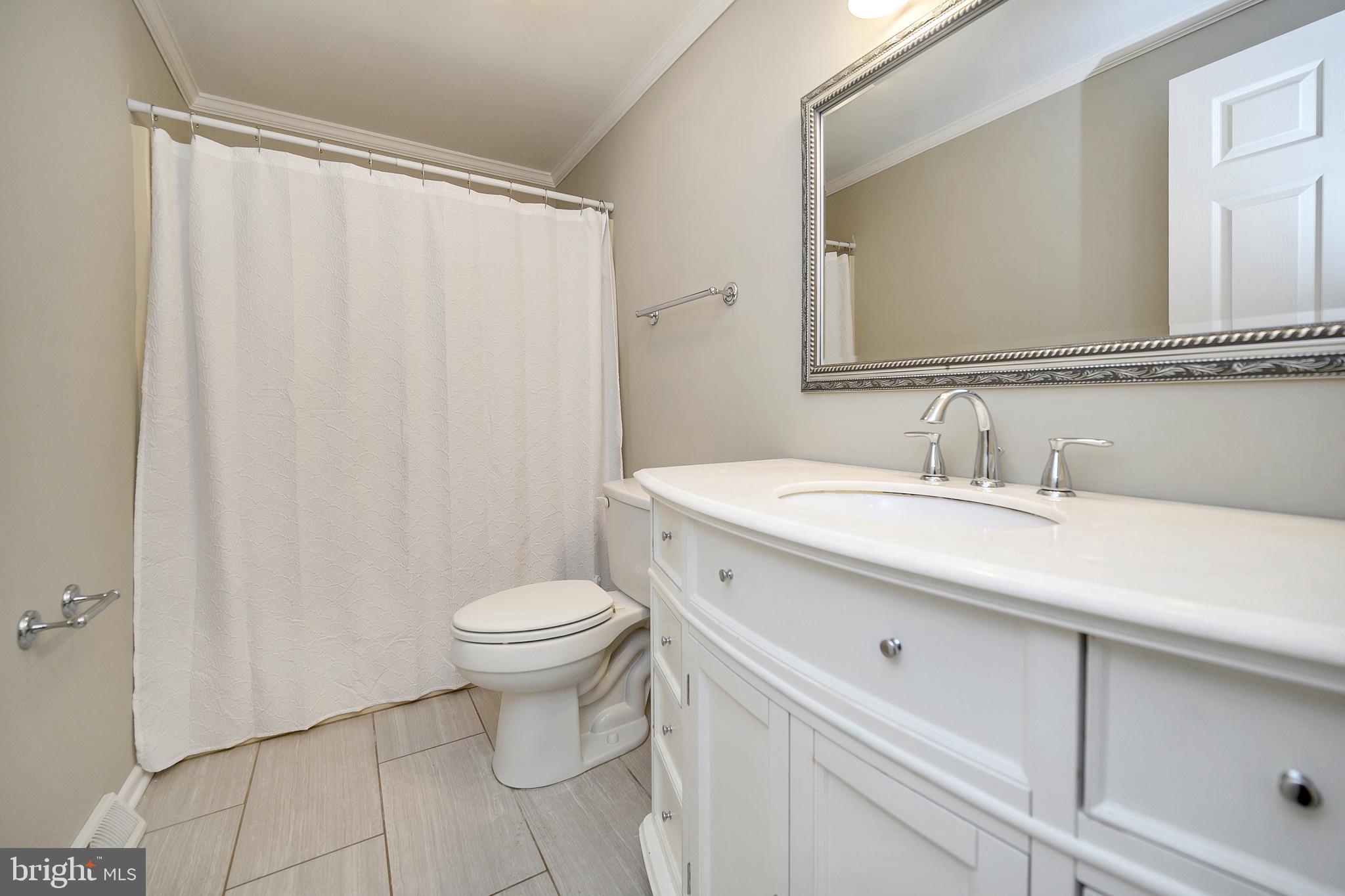 107 Federal Road Locust Grove, VA 22508 - Photo 10 of 33 Hall bath on main level