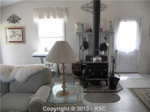 76 Buckridge Road Florissant, CO 80816 - Photo 11 of 25