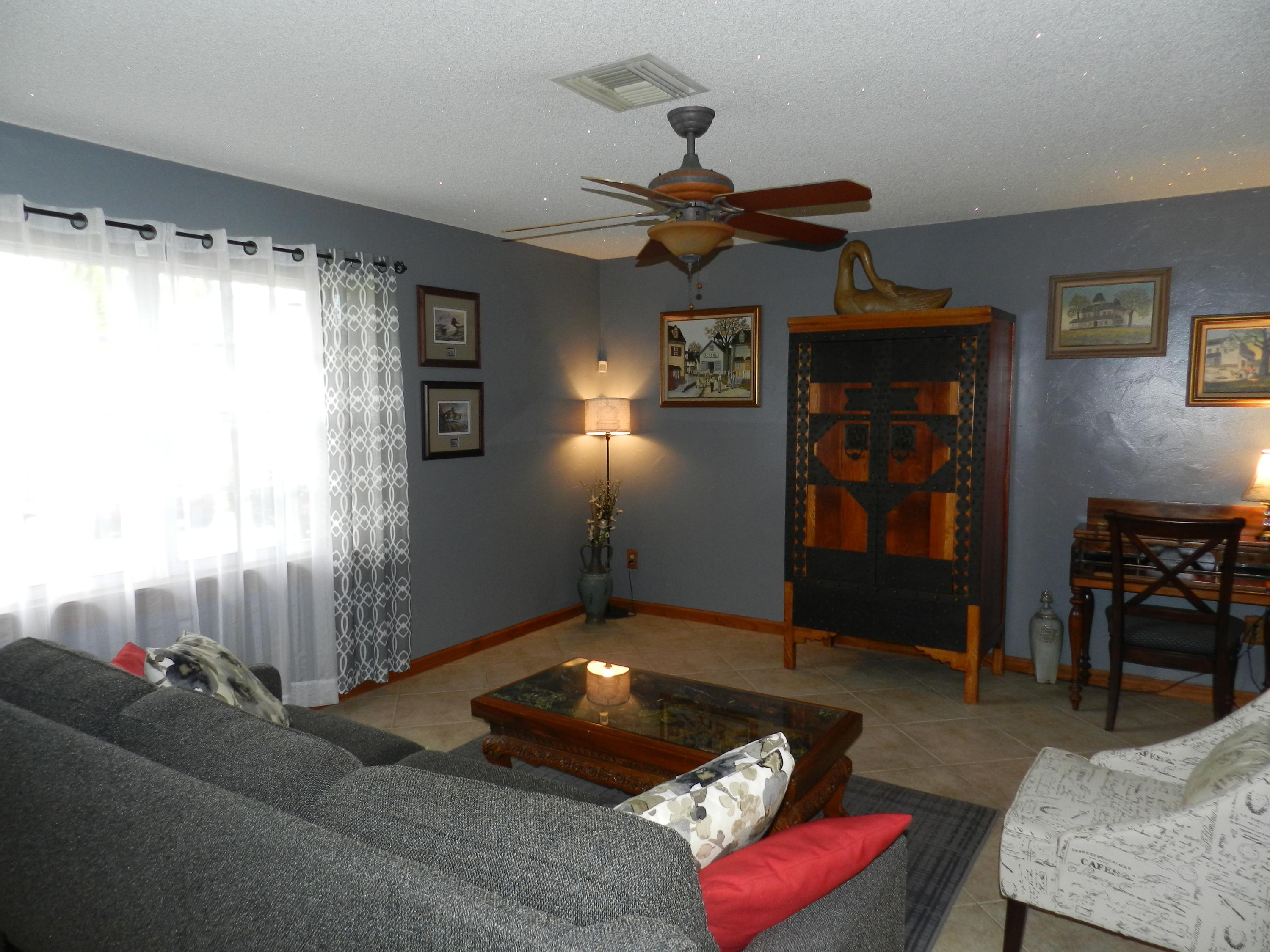 216 Davis Road Palm Springs, FL 33461 - Photo 2 of 25 Living Room
