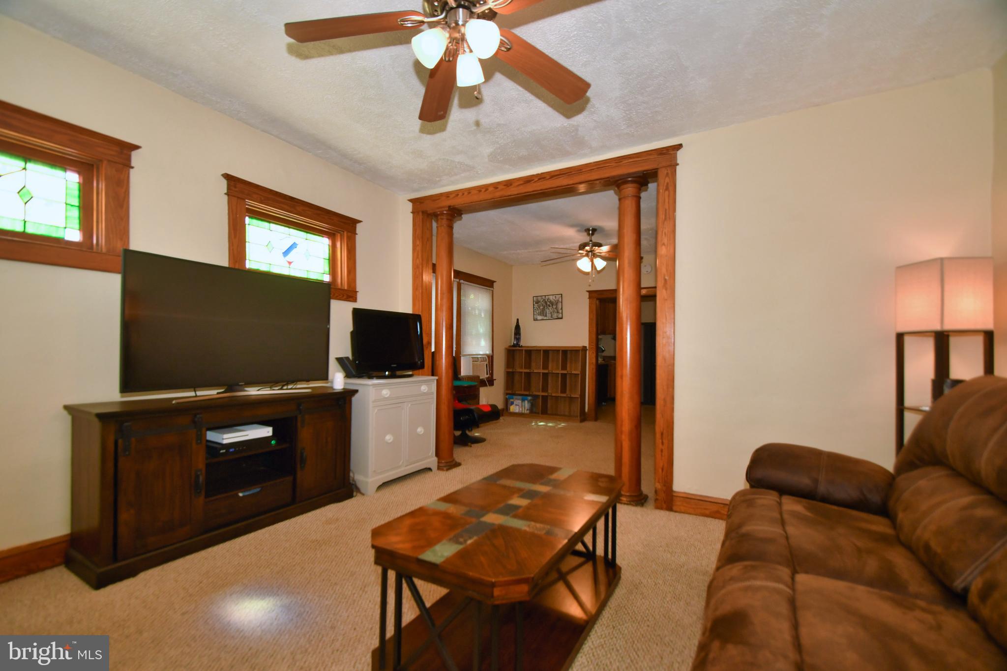408 Walcott Road Baltimore, MD 21206 - Photo 13 of 39 Front family room
