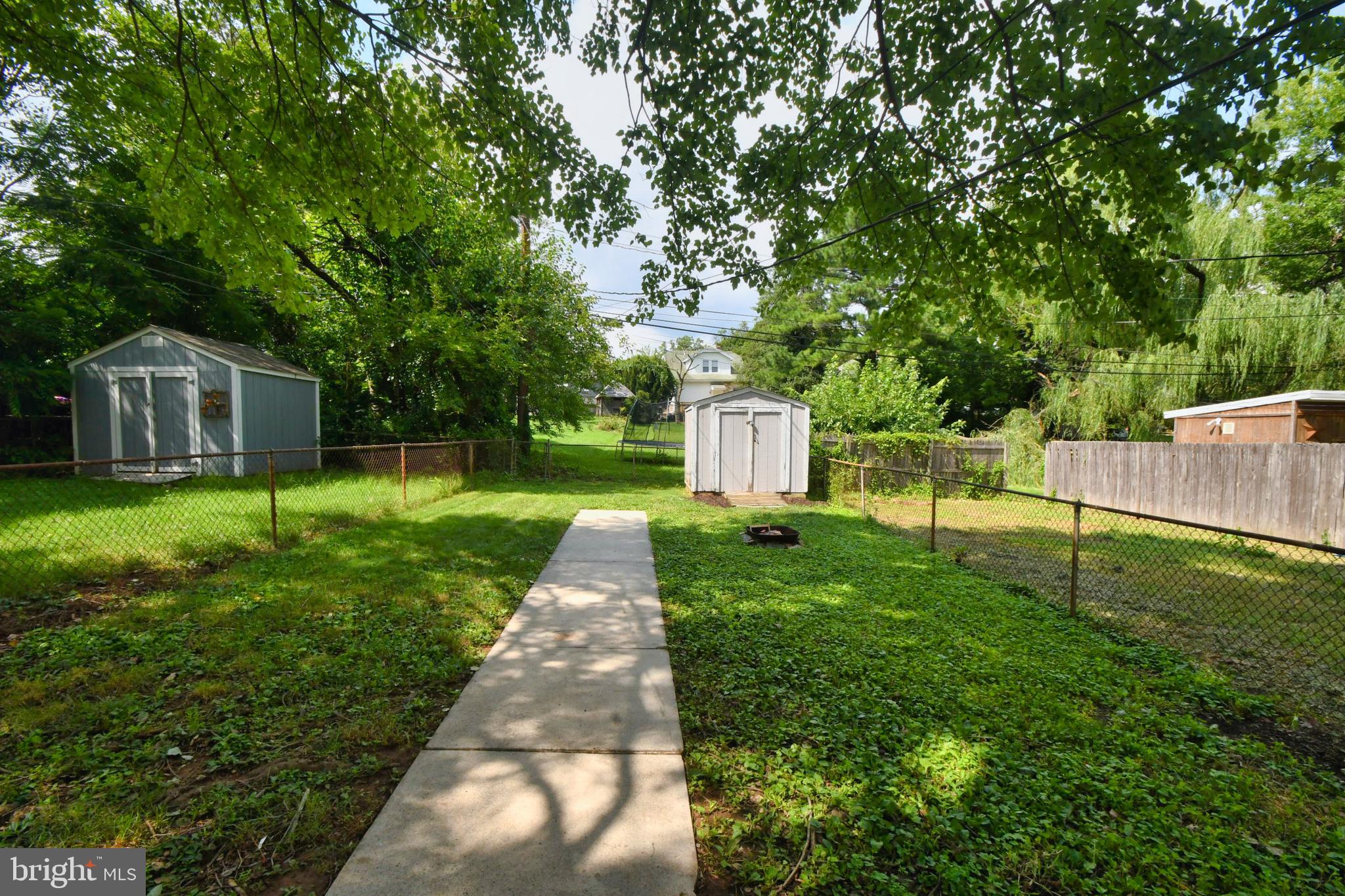 408 Walcott Road Baltimore, MD 21206 - Photo 7 of 39 Fenced in yard