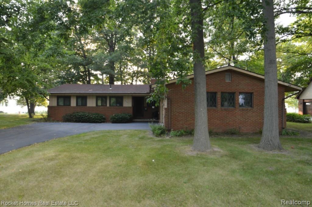18440 Meridian Road Grosse Ile, MI 48138 - Photo 24 of 41 DSC_0102.jpg