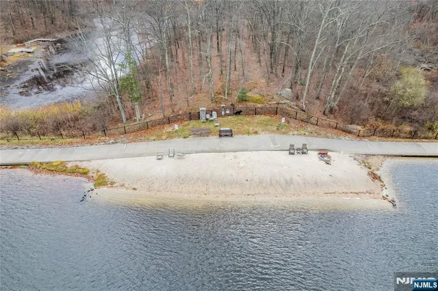 $329,000 | 213 Otterhole Road, West Milford, NJ 07480