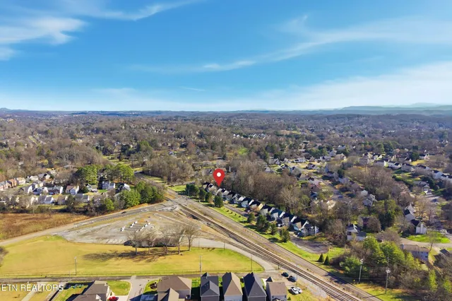 $421,900 | 8310 Longcreek Lane, Knoxville, TN 37923