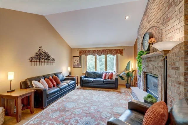 $799,900 | 5834 Persimmon Drive, Fitchburg, WI 53711