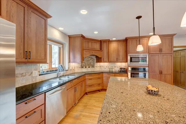 $799,900 | 5834 Persimmon Drive, Fitchburg, WI 53711