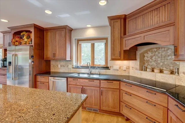 $799,900 | 5834 Persimmon Drive, Fitchburg, WI 53711