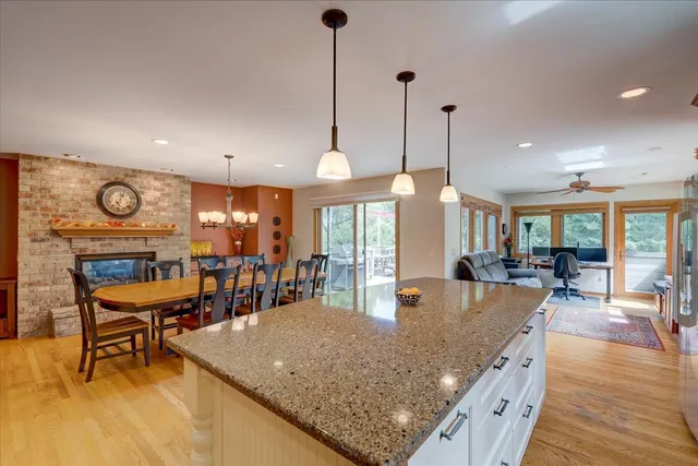 $799,900 | 5834 Persimmon Drive, Fitchburg, WI 53711