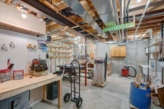 $799,900 | 5834 Persimmon Drive, Fitchburg, WI 53711