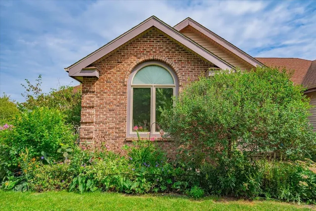 $799,900 | 5834 Persimmon Drive, Fitchburg, WI 53711