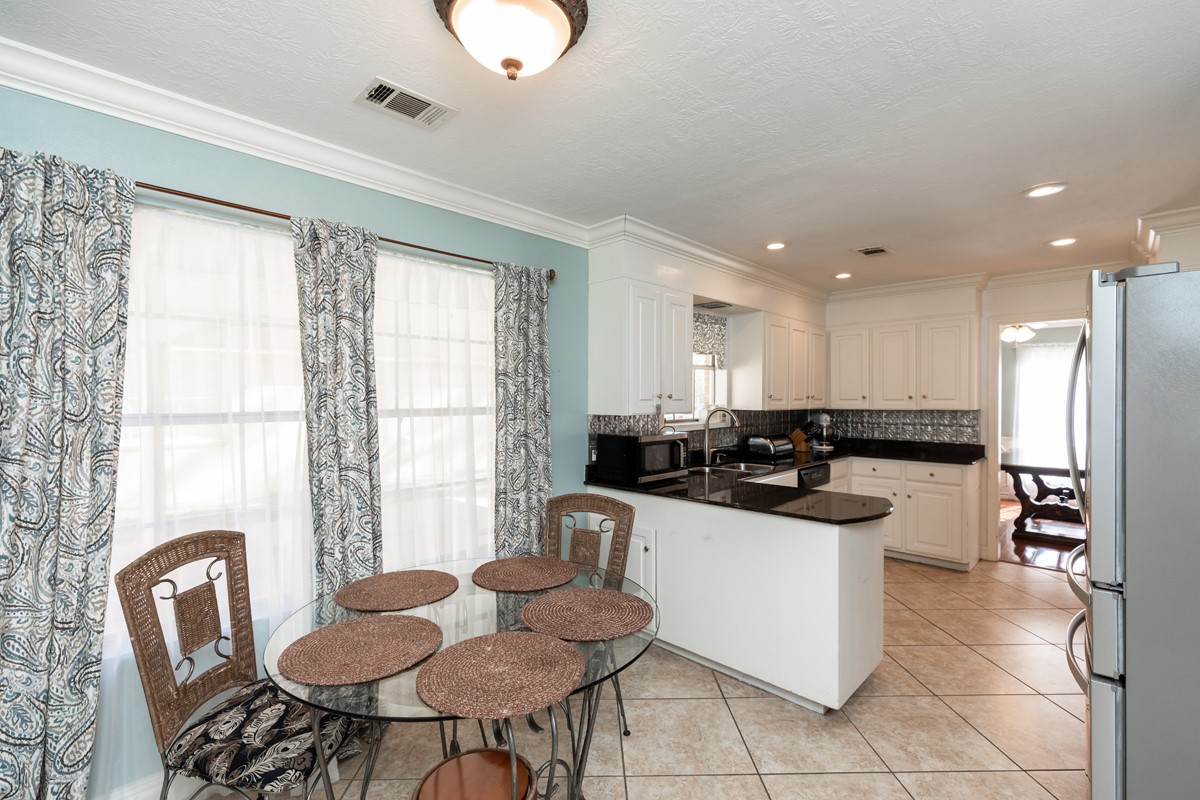 6030 Zenith Street Beaumont, TX 77706 - Photo 12 of 30