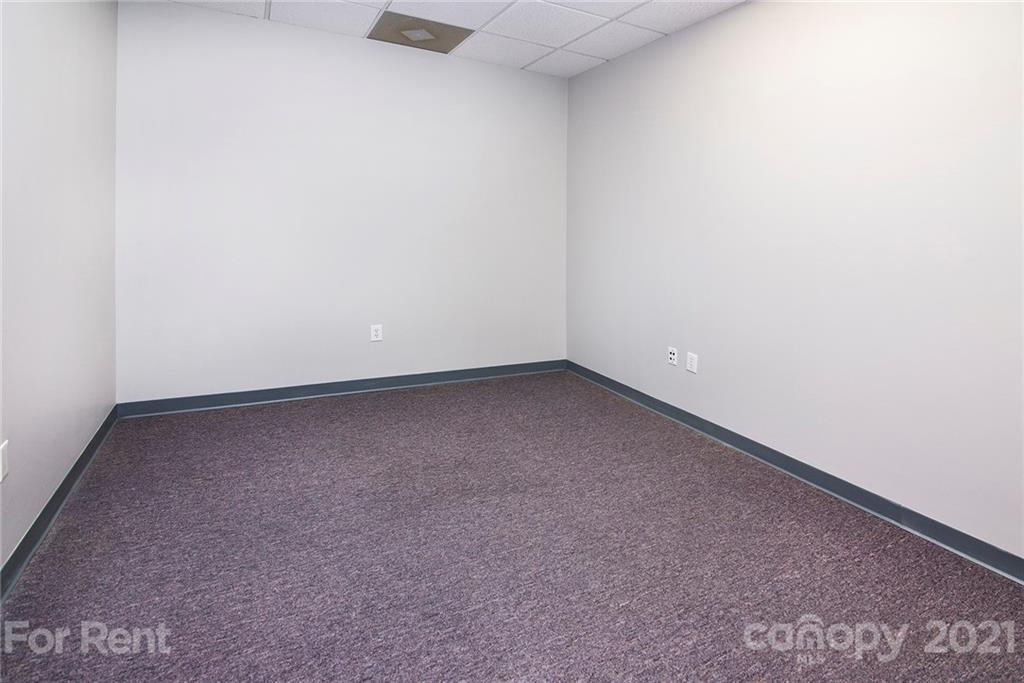 442 South Main Street, Unit 22 Davidson, NC 28036 - Photo 17 of 25 a view of room