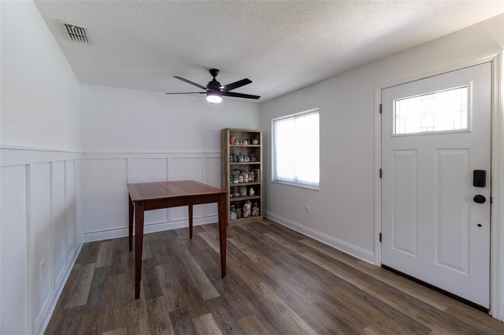 3018 19th Place Southwest Largo, FL 33774 - Photo 6 of 31