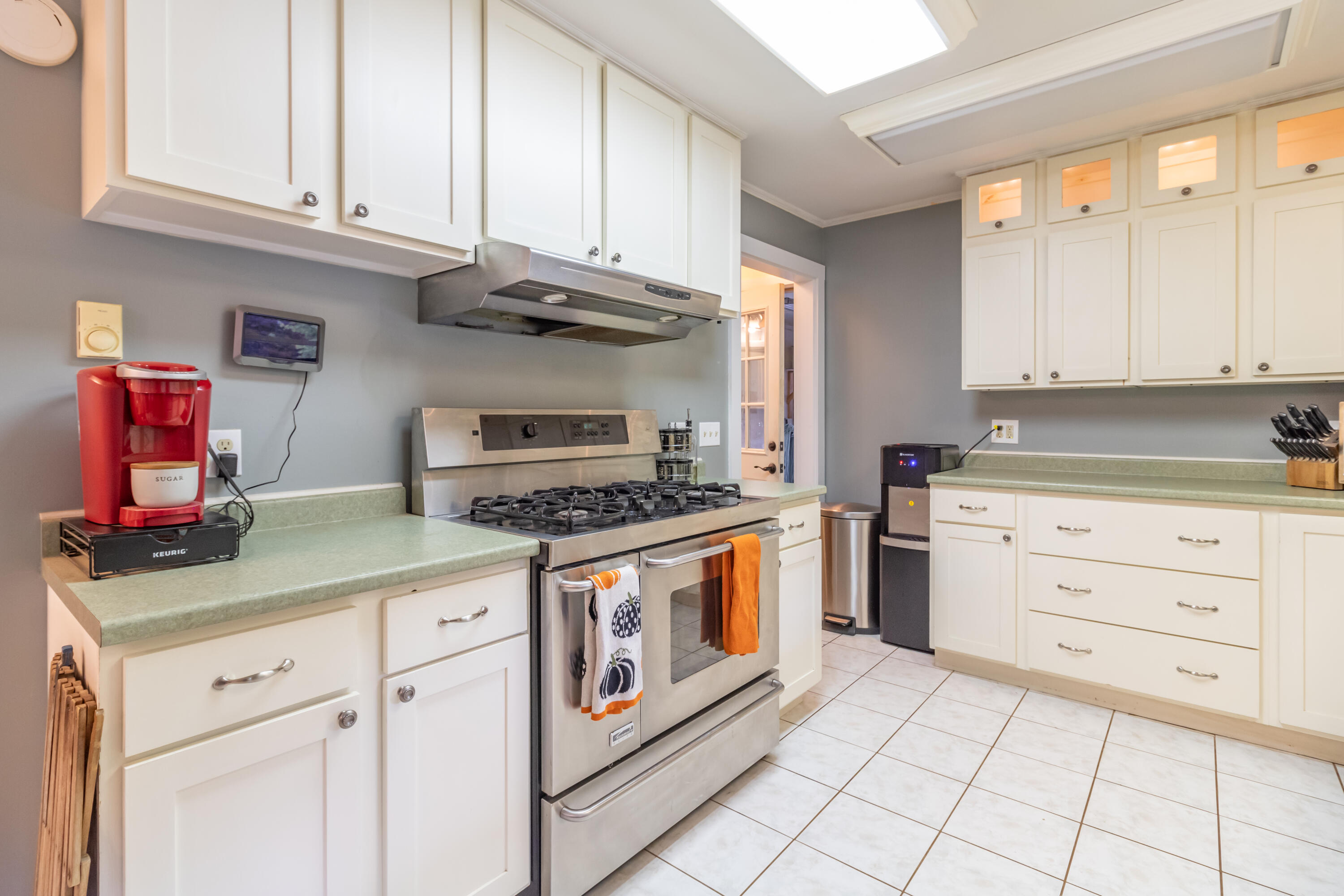 278 Sunset Road Deer Isle, ME 04627 - Photo 13 of 72 278 Sunset Road Interiors-9