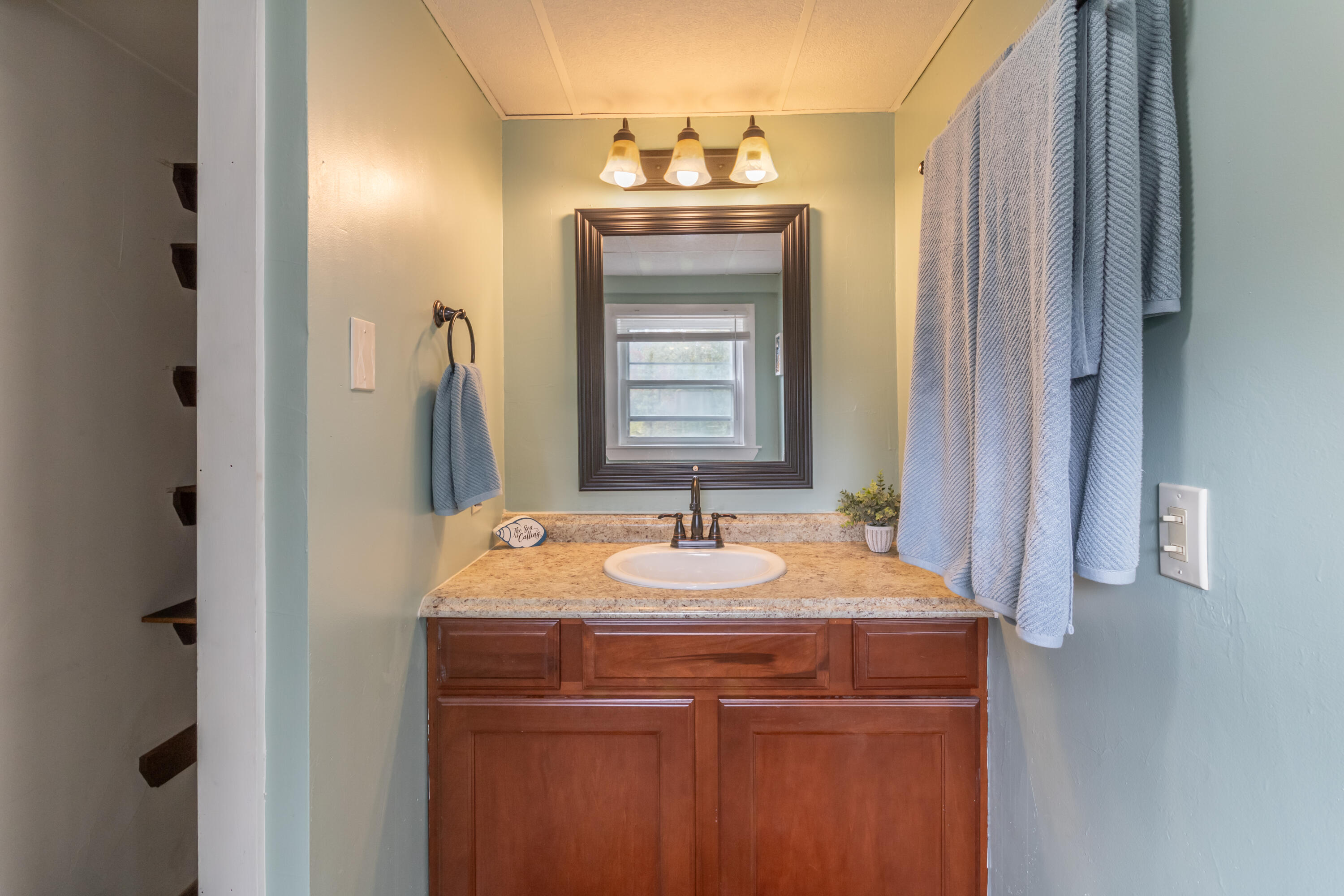 278 Sunset Road Deer Isle, ME 04627 - Photo 56 of 72 278 Sunset Road Interiors-45