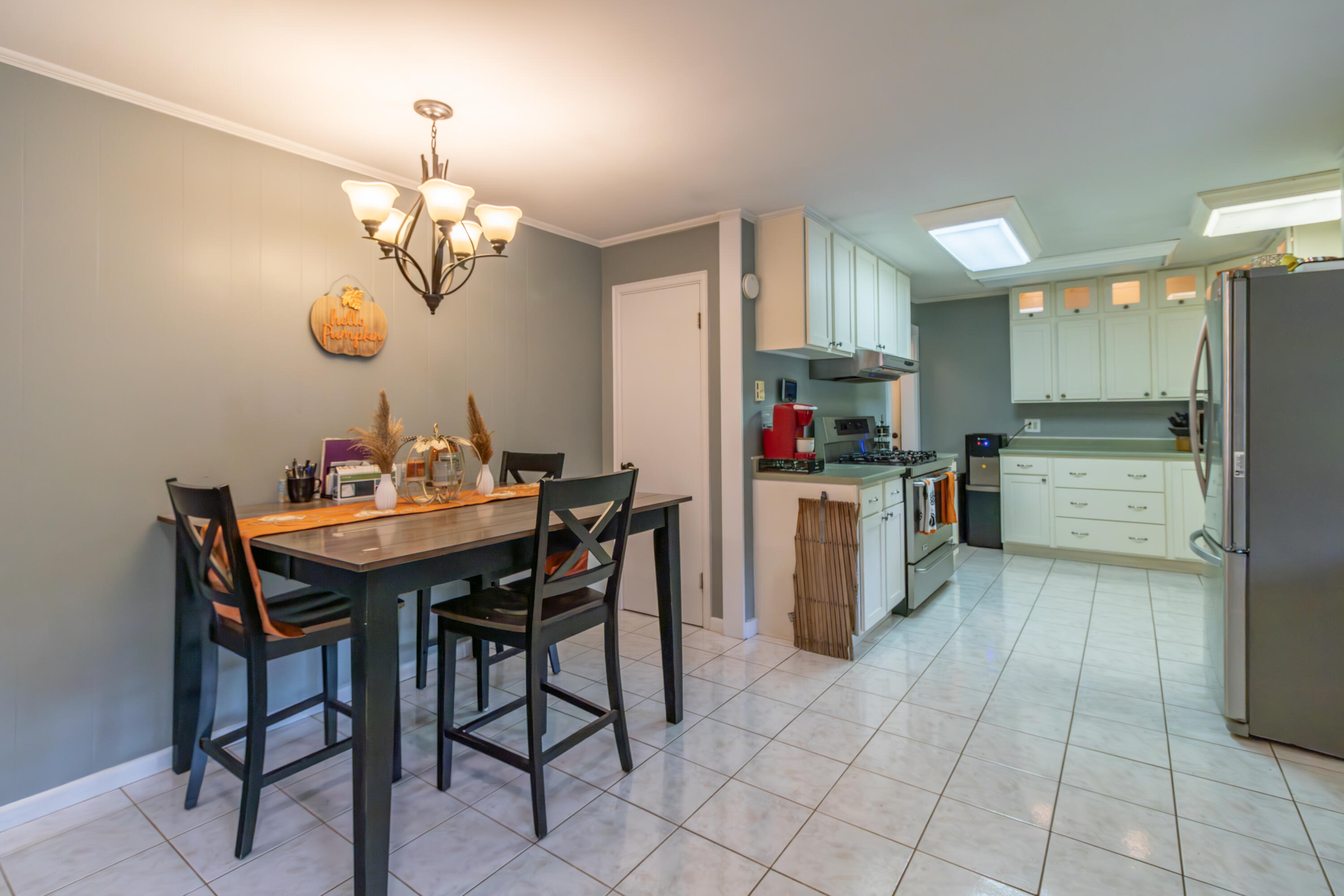 278 Sunset Road Deer Isle, ME 04627 - Photo 9 of 72 278 Sunset Road Interiors-17