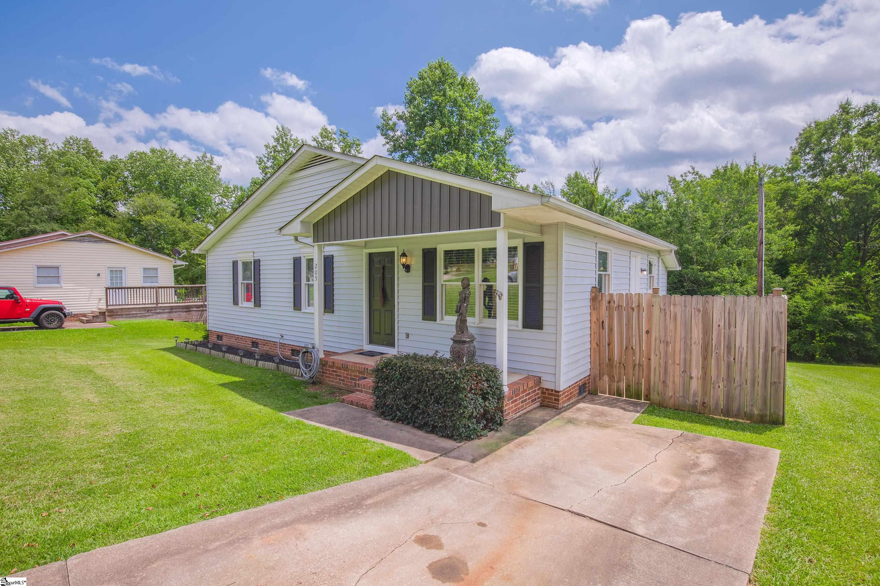 205 Beaver Creek Road Marietta, SC 29661 - Photo 3 of 23 Gallery Image 3