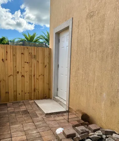 $1,250 | 657 Southeast 30th Terrace, Homestead, FL 33033