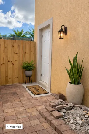 $1,250 | 657 Southeast 30th Terrace, Homestead, FL 33033