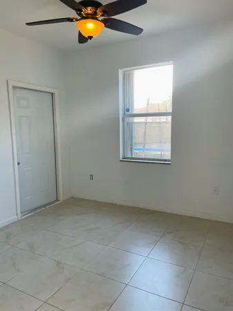 $1,250 | 657 Southeast 30th Terrace, Homestead, FL 33033