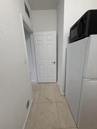 $1,250 | 657 Southeast 30th Terrace, Homestead, FL 33033