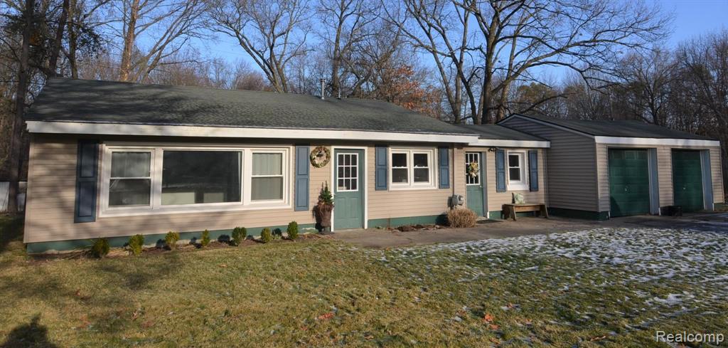 5330 Hillcrest Road Clarkston, MI 48346 - Photo 2 of 18