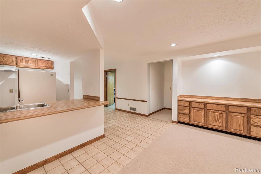 2199 London Bridge Drive Rochester Hills, MI 48307 - Photo 14 of 18