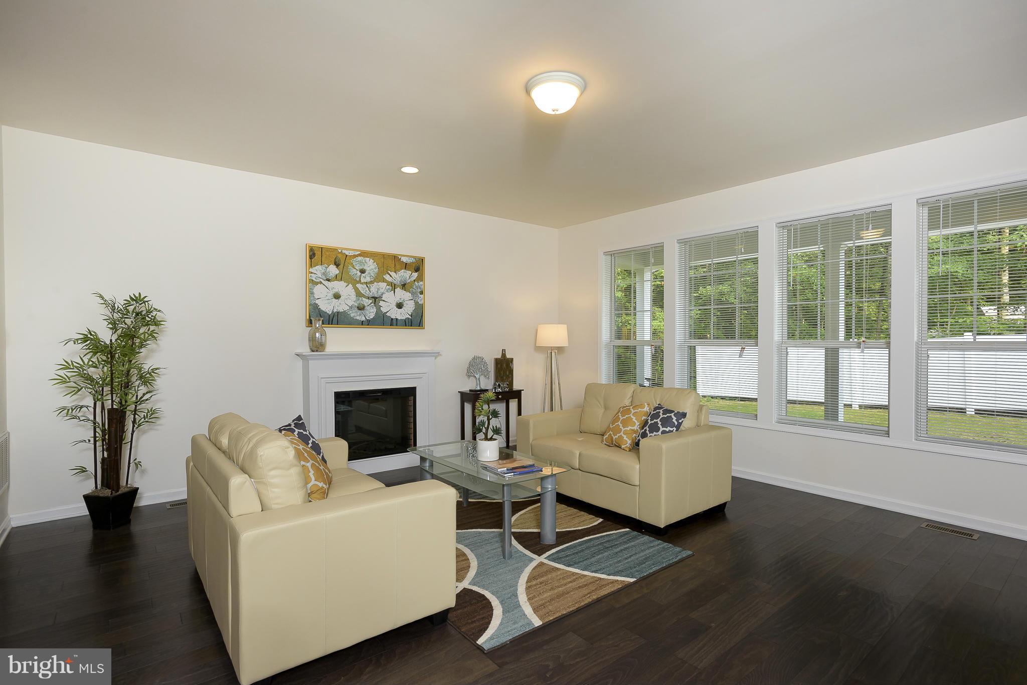 1352 Galloway Road Odenton, MD 21113 - Photo 5 of 26 Living Room